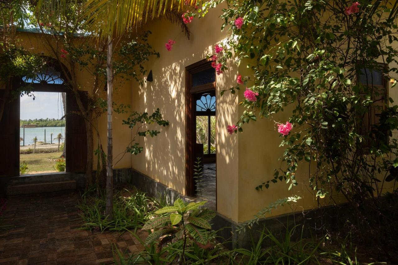 Luna Laguna Kalpitiya Buitenkant foto